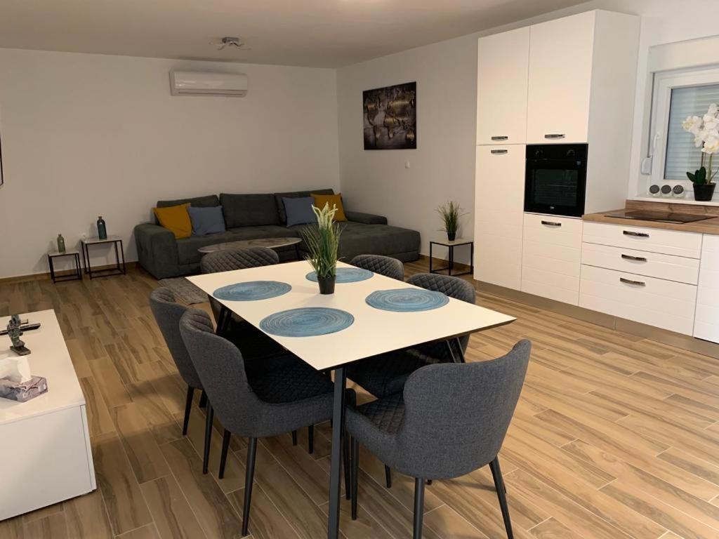 Adria-Appartment-Island-Vir #Sea #Beach #Wifi #Privateparking #Netflix Exteriér fotografie